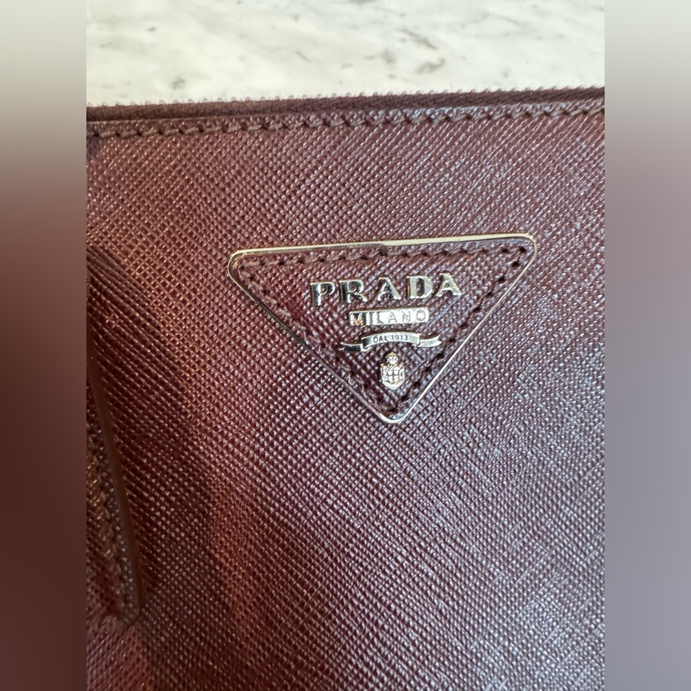 Rare Authentic Small Prada Saffiano Galleria Double Zip Bag in Burgundy - Picture 9 of 10